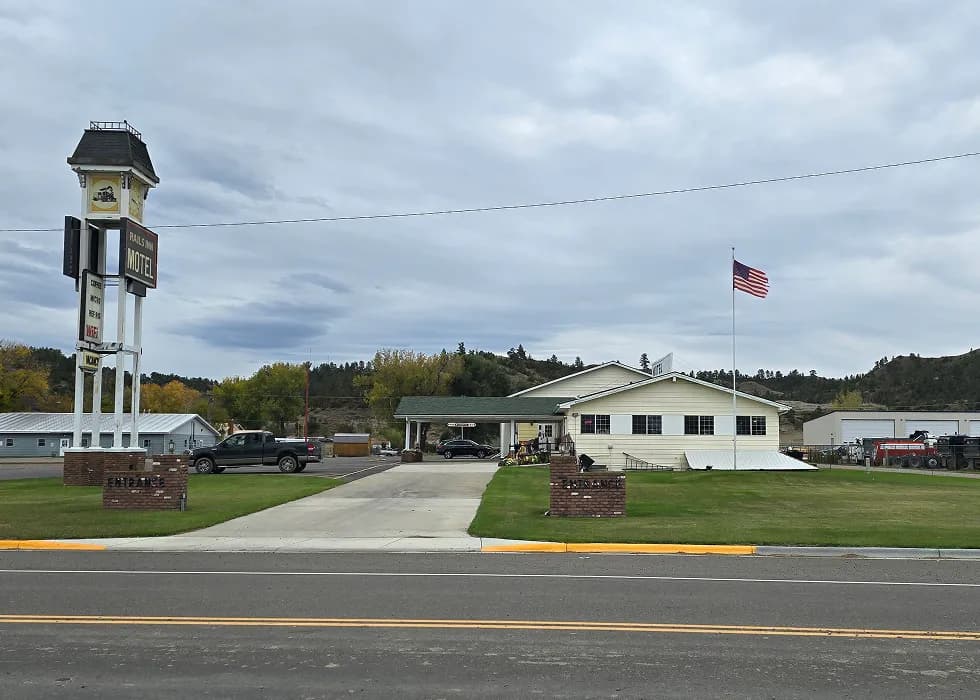 Comfortable stay atmosphere at Rails Inn Motel, comfortable motel spaces near Yellowstone River country.